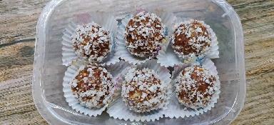 Dates and nuts ladoo