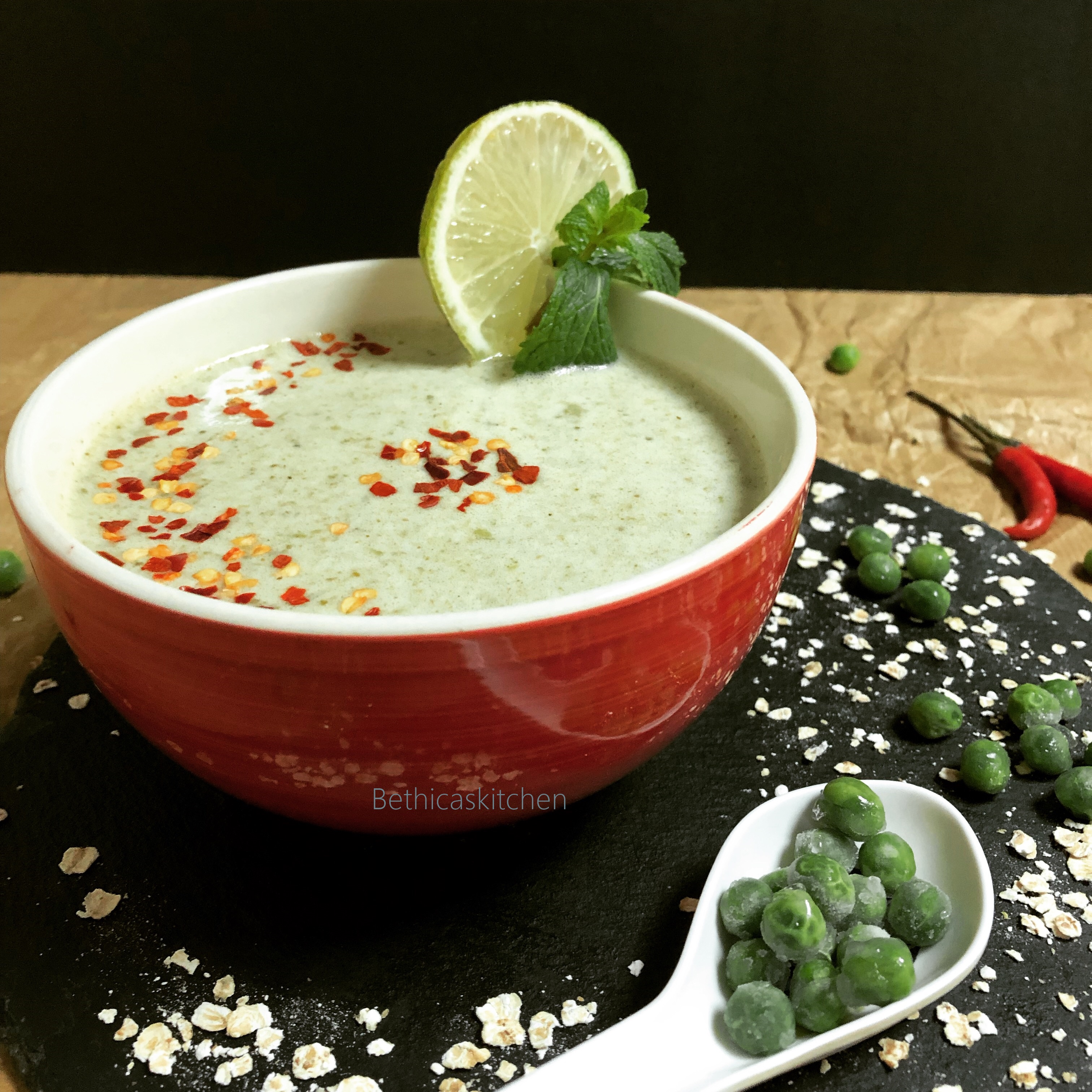 Minty Green Peas Soup 