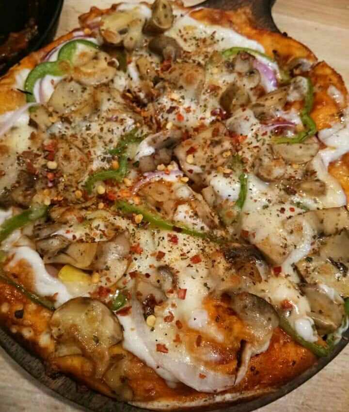 Mushroom Grilled Pizza