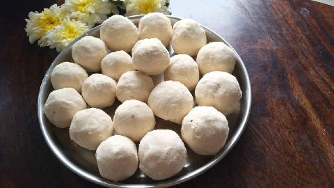 rice flour ladoo